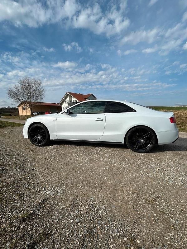 Second-hand Audi A5 S-Line 190 CP (139 kW) 2017 Gri Coupe