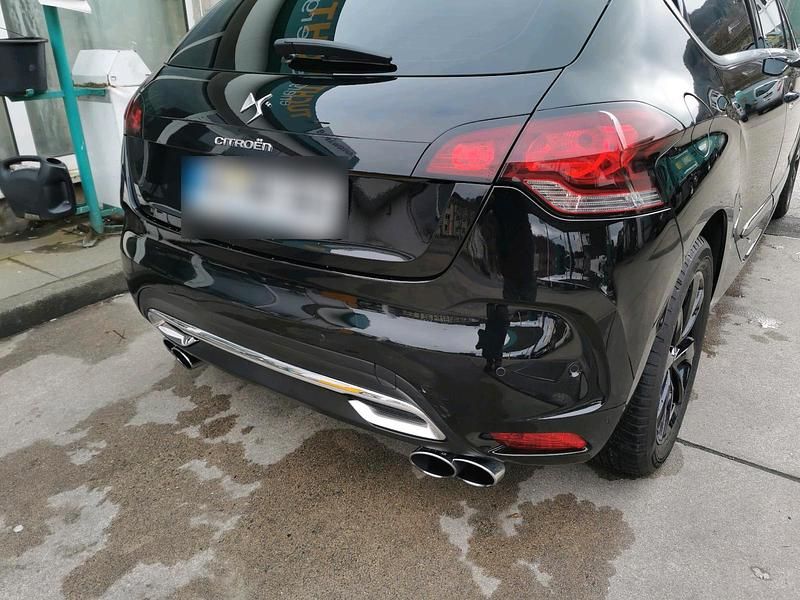 Gebraucht Citroën DS4 Sport Chic 200 PS (147 kW) 2014 Schwarz Kleinwagen