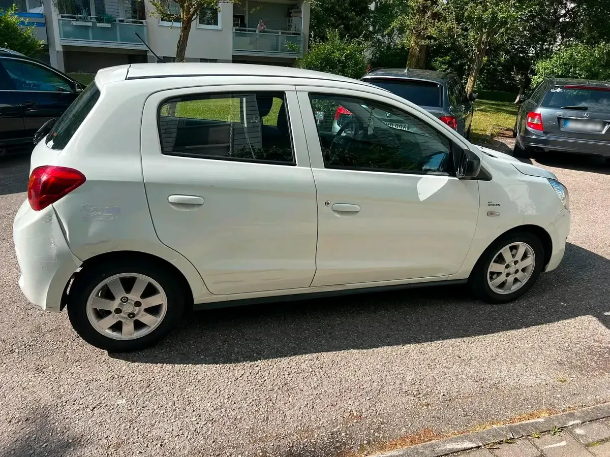 Gebraucht Mitsubishi Space Star 87 PS (63 kW) 2018 Weiß Kleinwagen