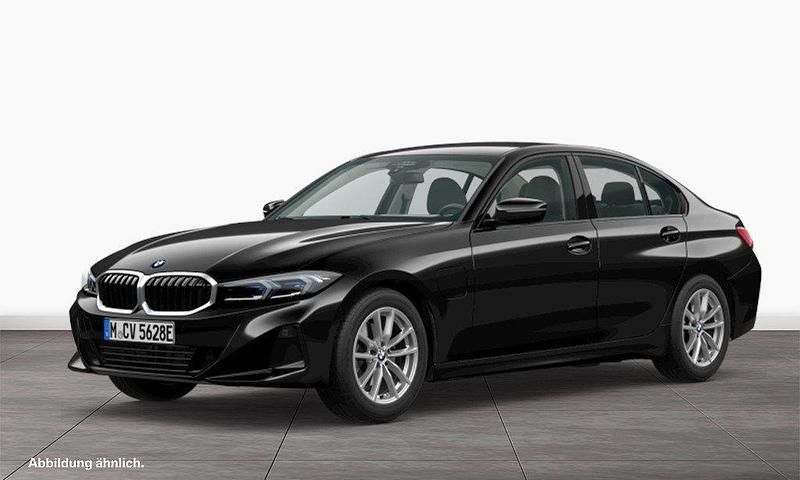 Gebraucht BMW 330e 184 PS (135 kW) 2024 Schwarz ii Limousine