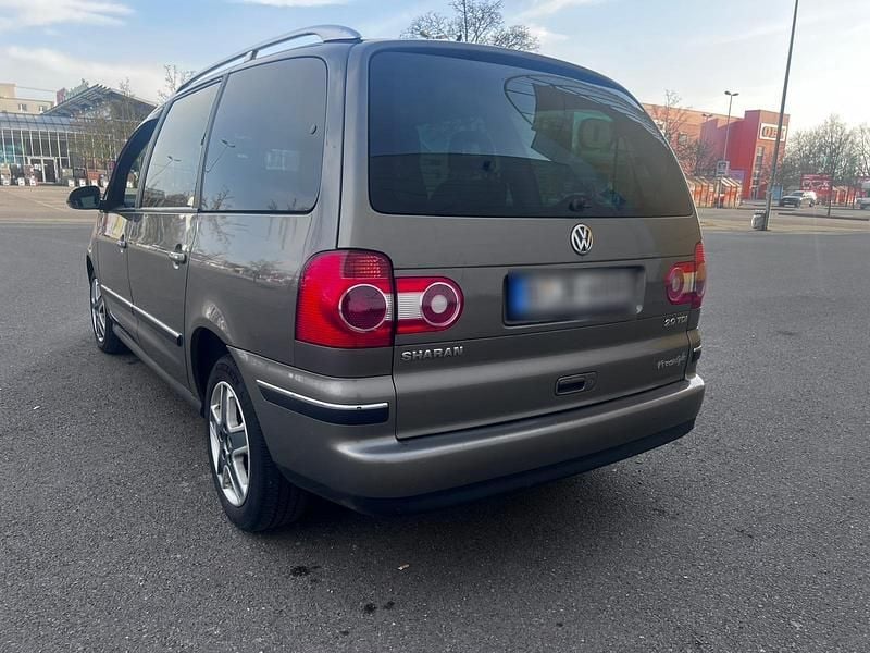 Gebraucht VW Sharan 140 PS (102 kW) 2006 Gold Van / Kleinbus