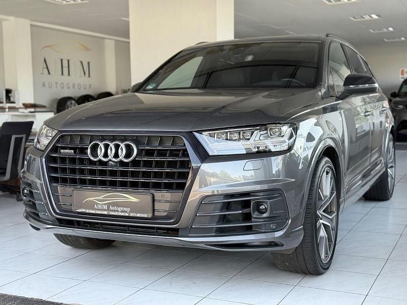 Grau Gebraucht 2019 Audi Q7 S-Line SUV | 51.990 € (Teuer) - Bild 1/4