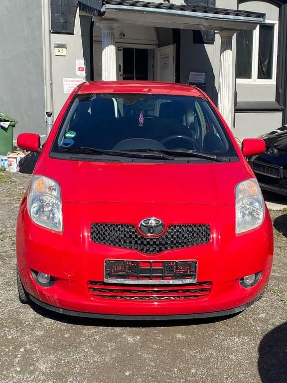 Rot Gebraucht 2006 Toyota Yaris Executive Kleinwagen | 4.849 € (Fairer Preis) - Bild 1/4