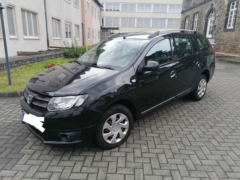 Schwarz Gebraucht 2013 Dacia Logan MCV Lauréate Kombi | 2.990 € (Etwas zu teuer) - Bild 1/4