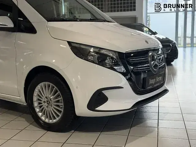 Gebraucht Mercedes EQV250 Long 150 kW (204 PS) 2024 Arktikweiß Van / Kleinbus
