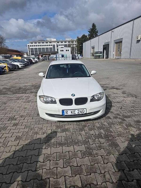 Gebraucht BMW 116 122 PS (89 kW) 2007 Weiß Kleinwagen