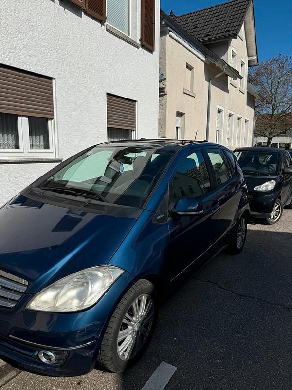 Usata Mercedes A160 2011 Blu Berlina
