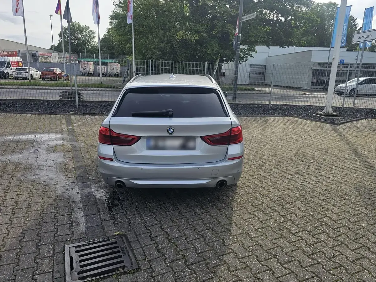 Gebraucht BMW 530 Comfort Edition 300 PS (220 kW) 2018 Grau Kombi