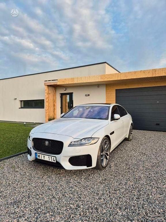 Gebraucht Jaguar XF S 381 PS (280 kW) 2017 Weiß Limousine