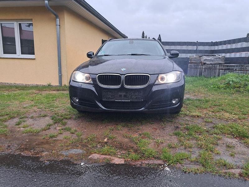 Gebraucht BMW 316 Exclusive 116 PS (85 kW) 2010 Schwarz Kombi