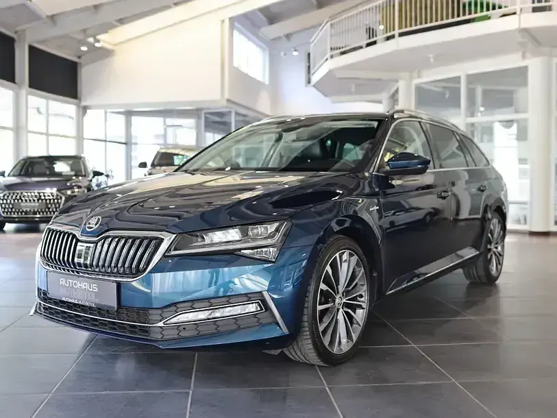 Gebraucht Skoda Superb LAURIN & KLEMENT 200 PS (147 kW) 2023 Blau Kombi