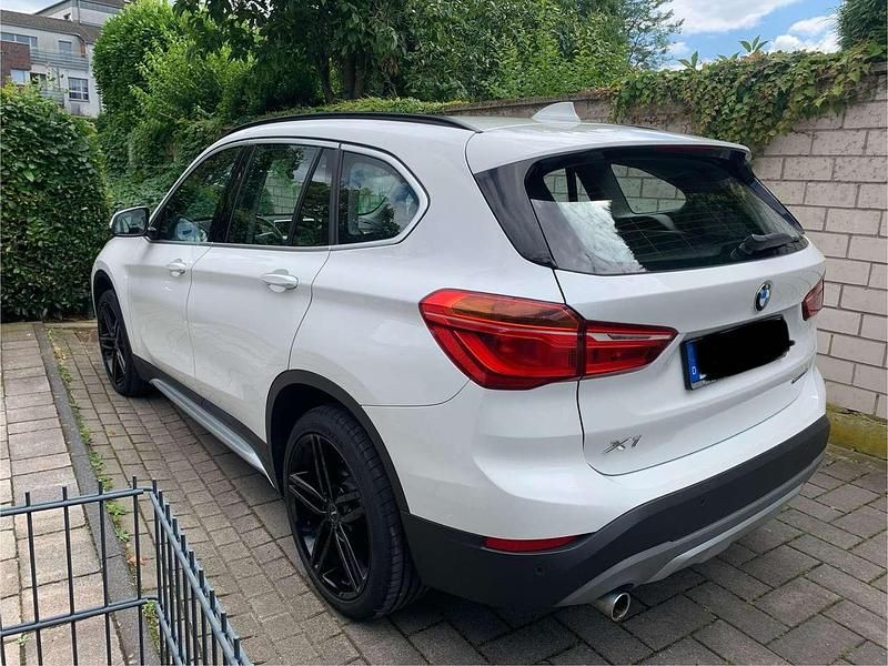 Weiß Gebraucht 2018 BMW X1 xLine SUV | 18.700 € (Guter Preis) - Bild 1/4