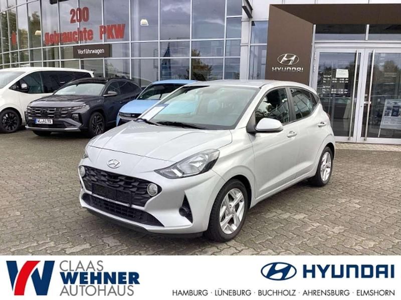 Gebraucht Hyundai i10 Trend 67 PS (49 kW) 2022 Silber Kleinwagen