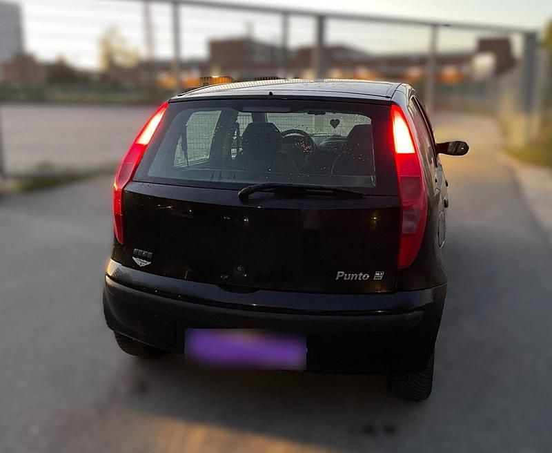 Gebraucht Fiat Punto 80 PS (58 kW) 2002 Schwarz Kleinwagen