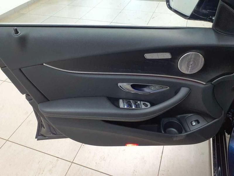 Gebraucht Mercedes E400 330 PS (242 kW) 2022 Blau Limousine