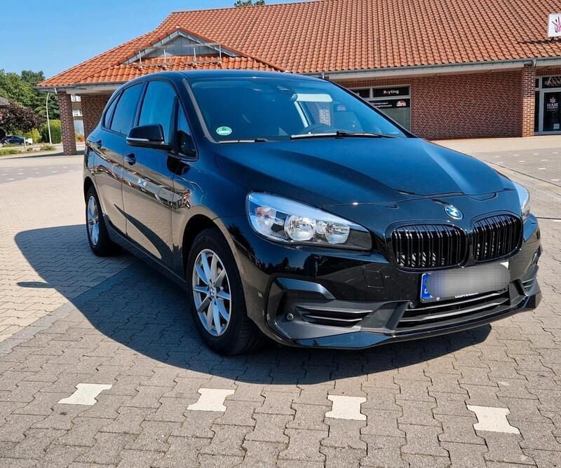 Schwarz Gebraucht 2018 BMW 218 Kombi | 14.700 € (Guter Preis) - Bild 1/4