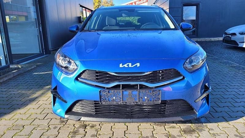 Neu Kia Ceed Sportswagon 140 PS (102 kW) 2026 Blau Kombi