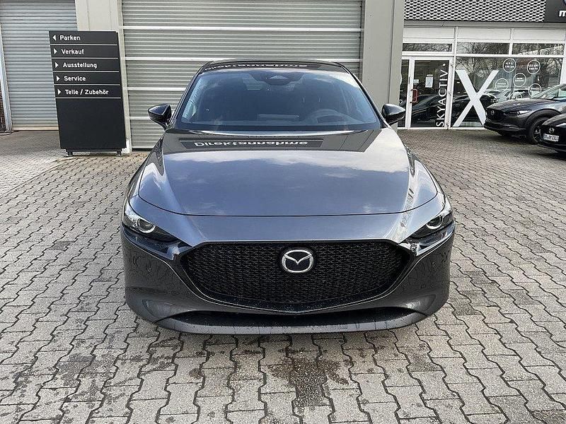 Neu 2025 Mazda 3 Homura-Line | 27.490 € - Bild 1/4