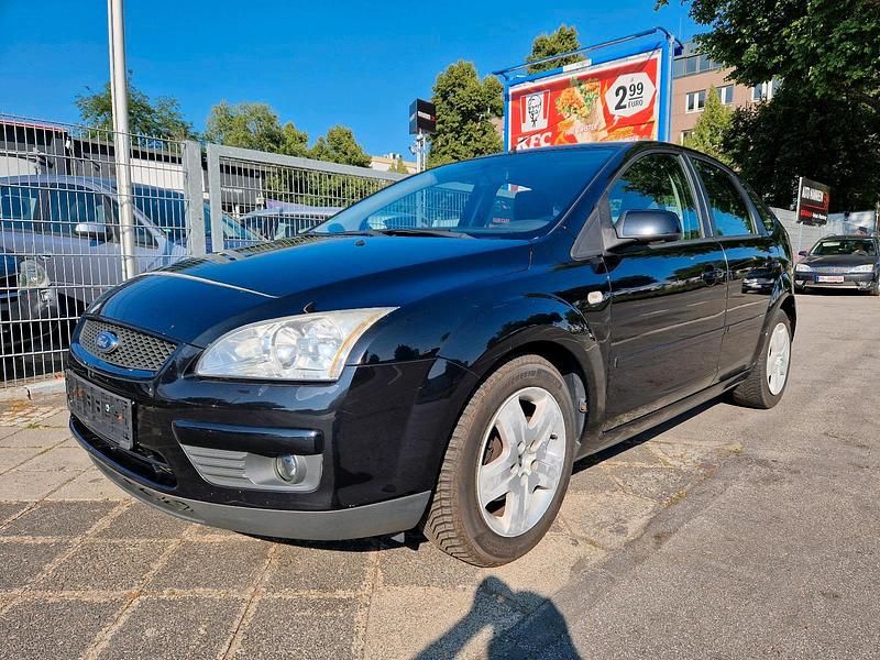 Schwarz Gebraucht 2007 Ford Focus Ambiente Limousine | 2.490 € (Fairer Preis) - Bild 1/4