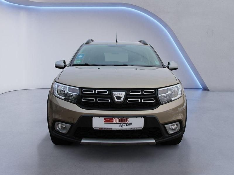 Gebraucht Dacia Logan Stepway 90 PS (66 kW) 2020 Beige Kombi