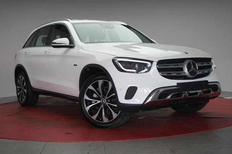 Weiß Gebraucht 2020 Mercedes GLC300e SUV | 28.990 € (Superpreis) - Bild 1/4