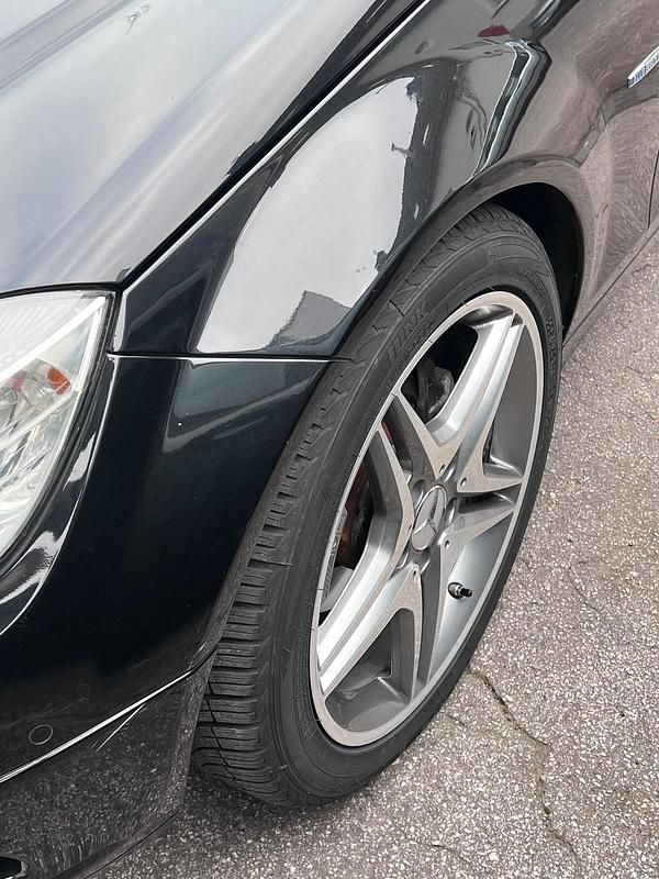 Schwarz Gebraucht 2010 Mercedes C200 Limousine | 6.500 € - Bild 1/4