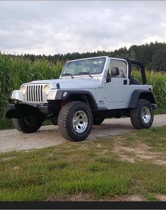 Silber Gebraucht 2004 Jeep Wrangler SUV | 13.900 € (Fairer Preis) - Bild 1/4