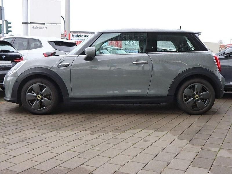 Gebraucht Mini Cooper SE 75 kW (102 PS) 2021 Moonwalk grey Kleinwagen