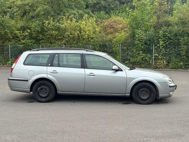 Gebraucht Ford Mondeo Ghia 131 PS (96 kW) 2005 Silber Kombi