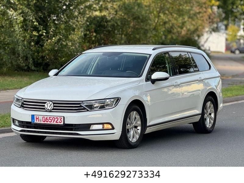 Pure white Gebraucht 2019 VW Passat Kombi | 10.790 € (Guter Preis) - Bild 1/4