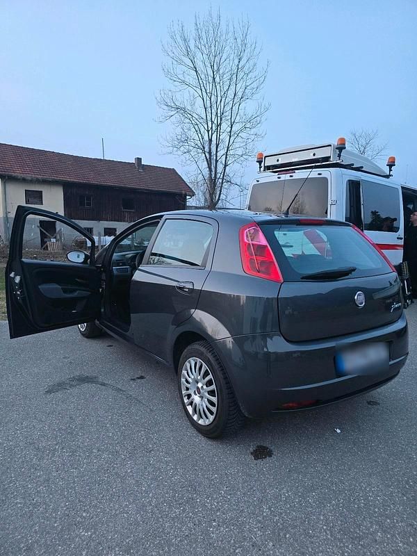 Gebraucht Fiat Punto 75 PS (55 kW) 2009 Andere farben Kleinwagen