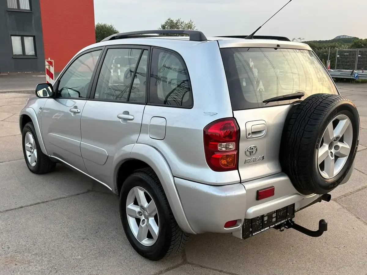 Gebraucht Toyota RAV4 116 PS (85 kW) 2005 Grau SUV