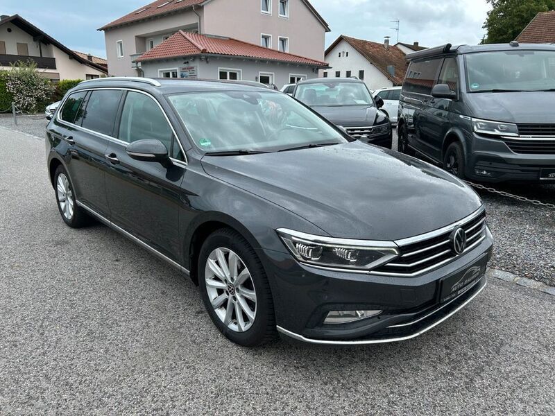 Grau Gebraucht 2020 VW Passat Elegance Kombi | 18.490 € (Fairer Preis) - Bild 1/4