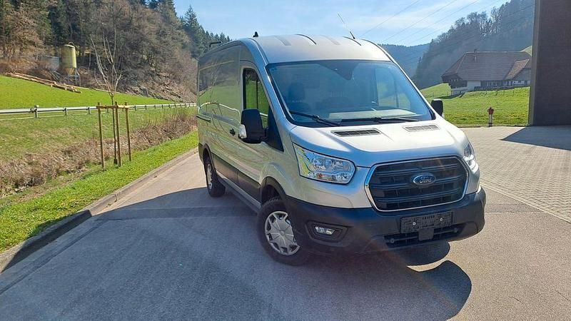 Gebraucht Ford Transit Trend 131 PS (96 kW) 2020 Silber Van