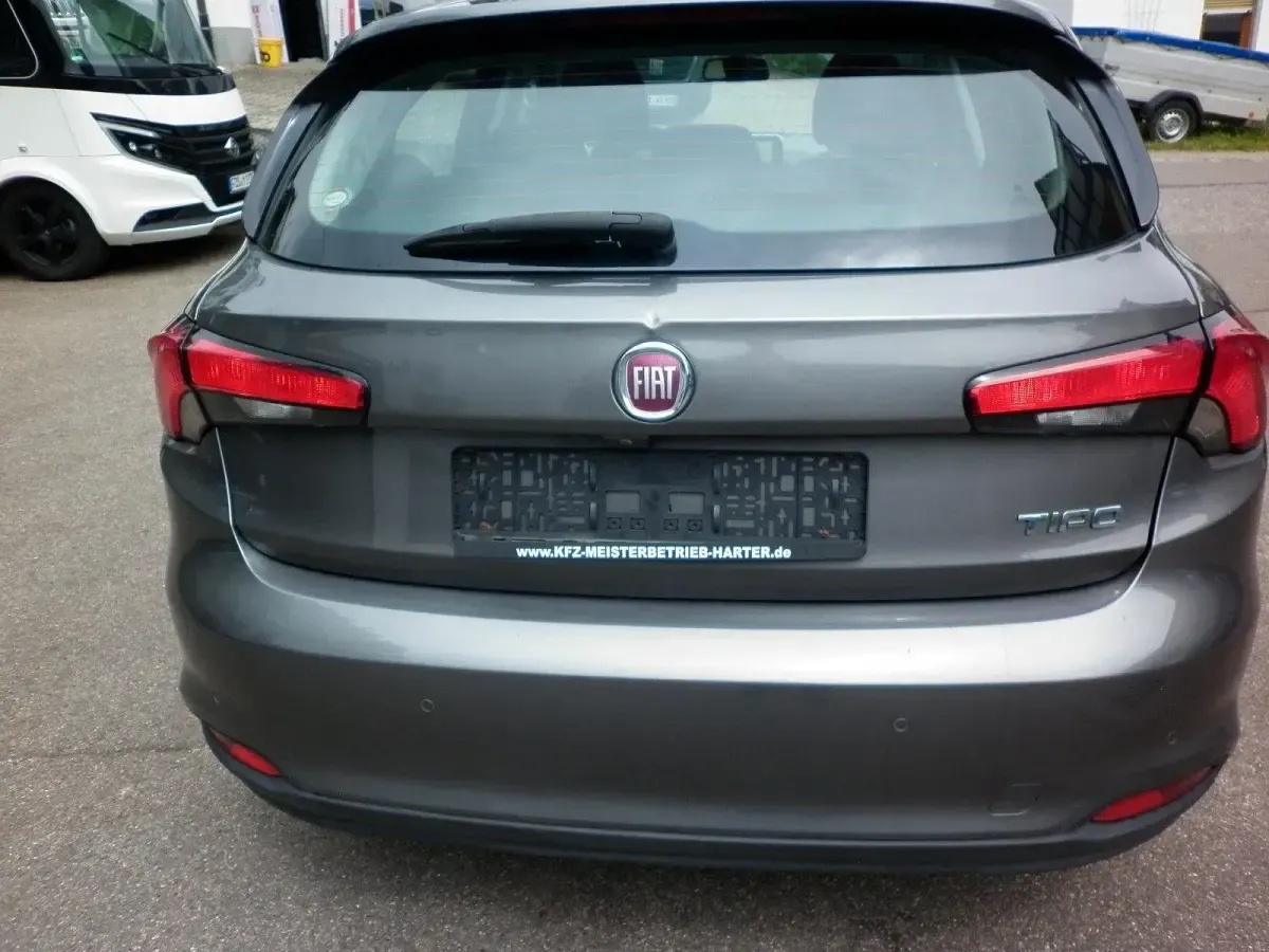 Gebraucht Fiat Tipo Lounge 120 PS (88 kW) 2017 Grau Limousine