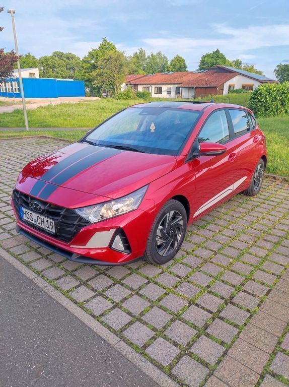 Rot Gebraucht 2021 Hyundai i20 Trend Kleinwagen | 12.600 € (Guter Preis) - Bild 1/4