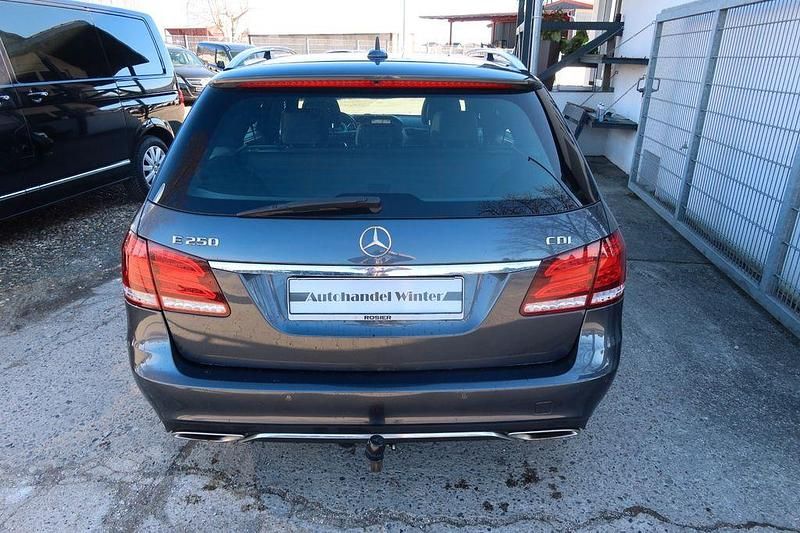 Gebraucht Mercedes E250 204 PS (150 kW) 2014 Grau Kombi