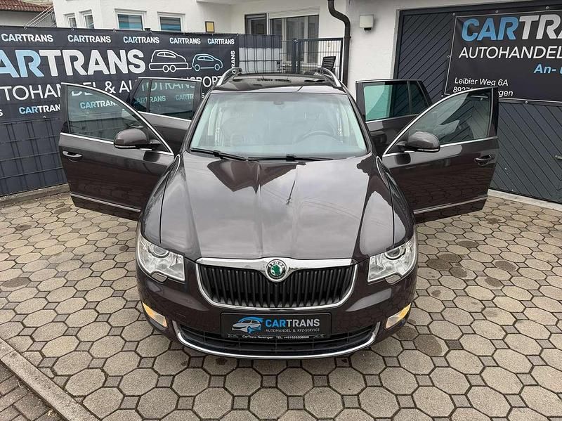 Gebraucht Skoda Superb Elegance 160 PS (117 kW) 2011 Mocca braun metallic Kombi
