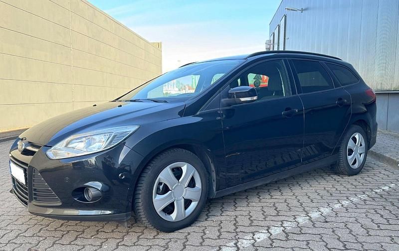 Gebraucht Ford Focus SYNC Edition 125 PS (91 kW) 2014 Schwarz Kombi
