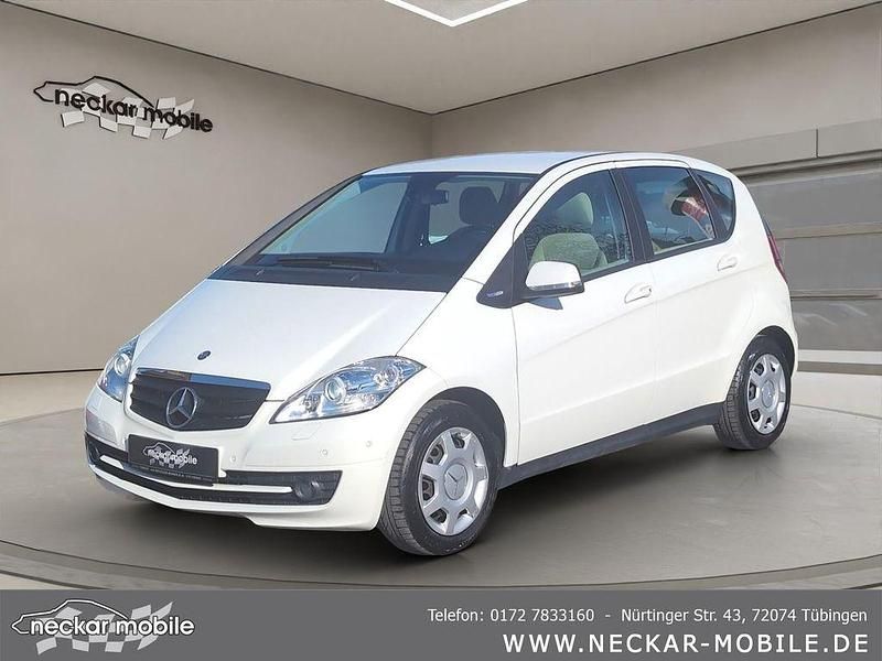 Gebraucht Mercedes A180 116 PS (85 kW) 2011 Calcitweiss  unilack Kleinwagen
