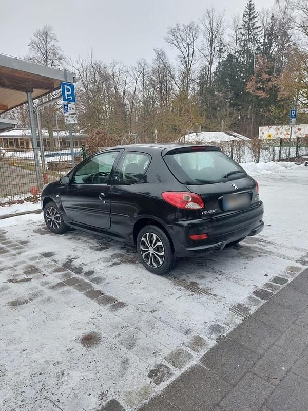 Gebraucht Peugeot 206 60 PS (44 kW) 2010 Schwarz Kleinwagen