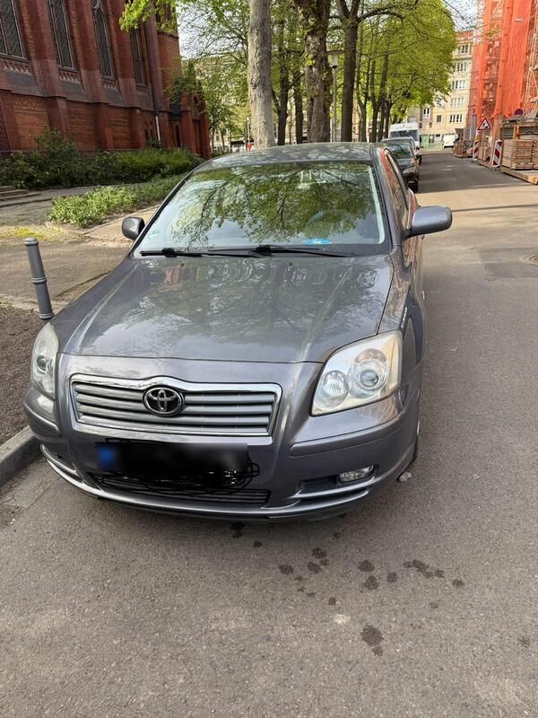 Grau Gebraucht 2004 Toyota Avensis T2 Limousine | 3.750 € - Bild 1/4