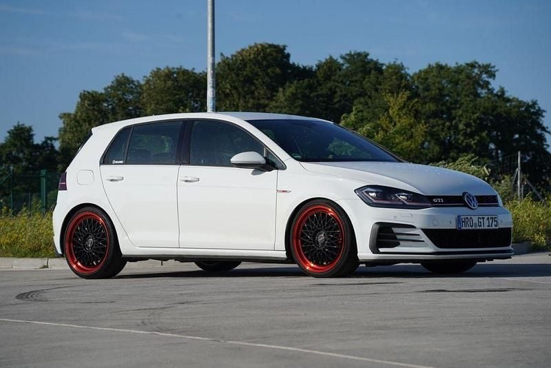 Weiß Gebraucht 2017 VW Golf VII GTI Limousine | 14.499 € (Superpreis) - Bild 1/4