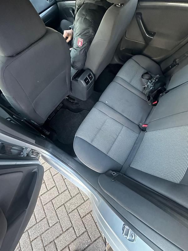 Gebraucht VW Golf V 105 PS (77 kW) 2009 Silber Kombi