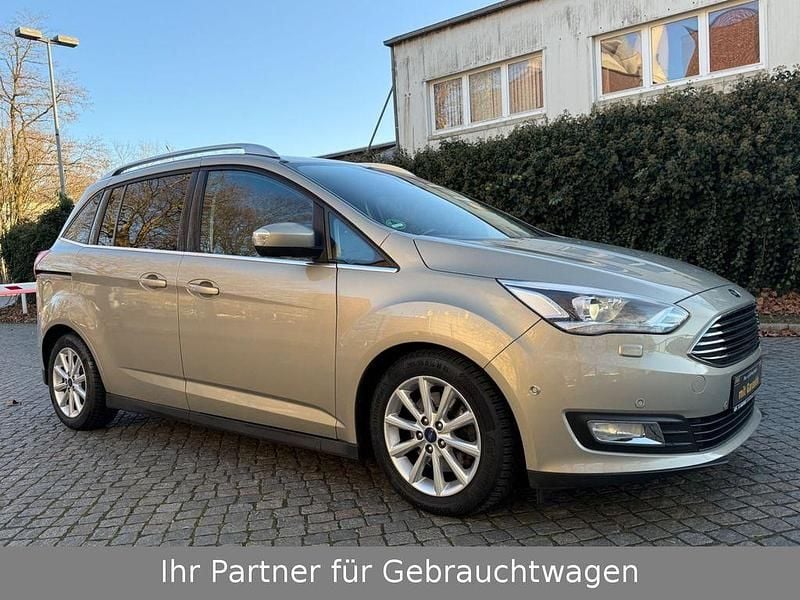Gebraucht Ford Grand C-Max Titanium 120 PS (88 kW) 2017 Silber Van / Kleinbus
