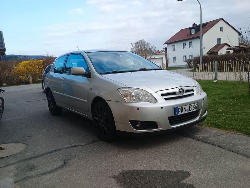 Gebraucht Toyota Corolla Sol 110 PS (80 kW) 2004 Silber Limousine