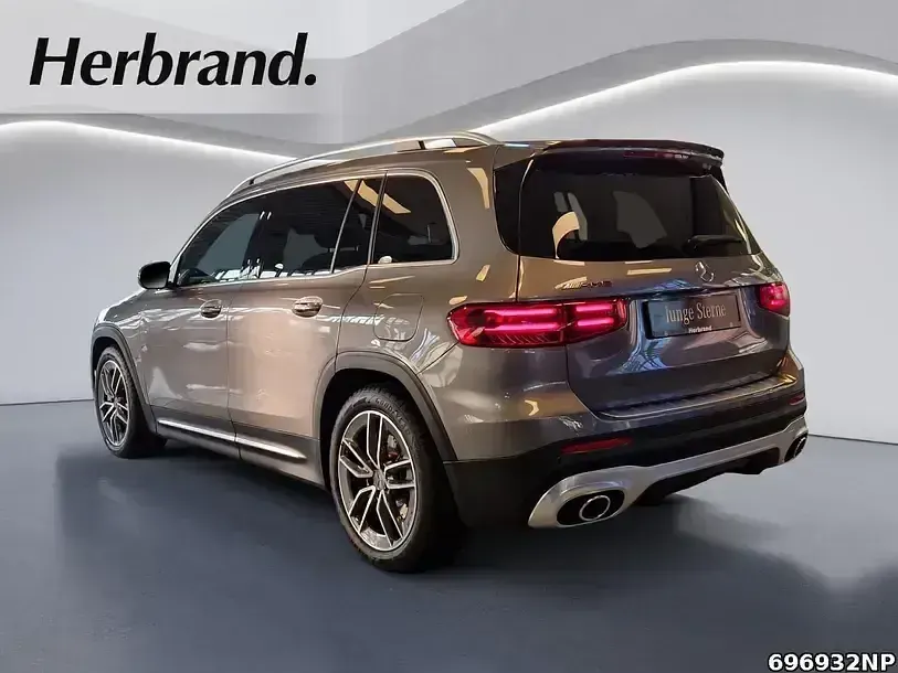 Gebraucht Mercedes GLB35 AMG 306 PS (225 kW) 2024 Metalliclack mountaingrau SUV