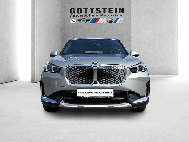 Gebraucht BMW iX1 xLine 230 kW (313 PS) 2023 Spacesilber SUV