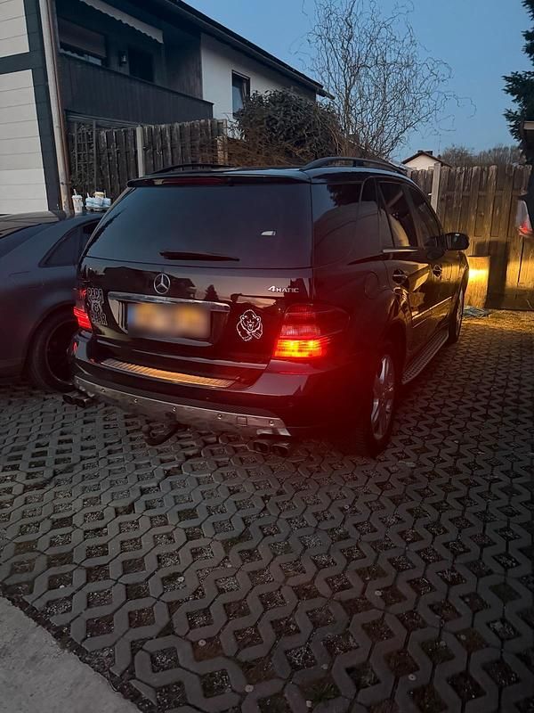 Gebraucht Mercedes ML320 224 PS (164 kW) 2006 Schwarz SUV