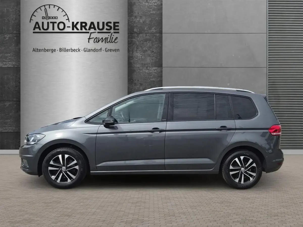 Gebraucht VW Touran IQ Drive 116 PS (85 kW) 2019 Grau Van / Kleinbus